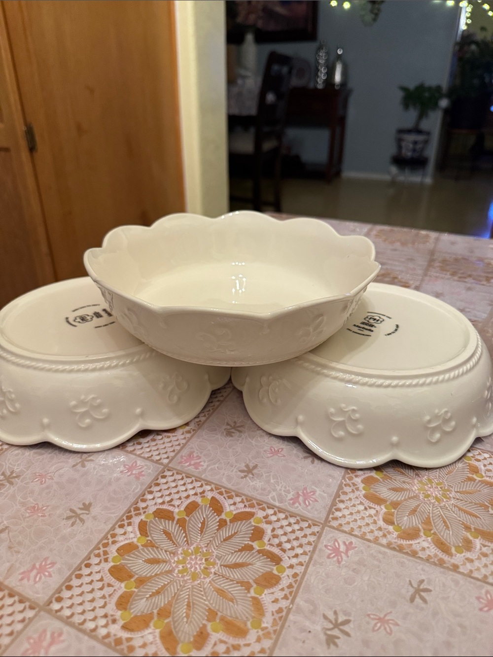 Princess House White Scalloped Ceramic Serving Bowl Set 4